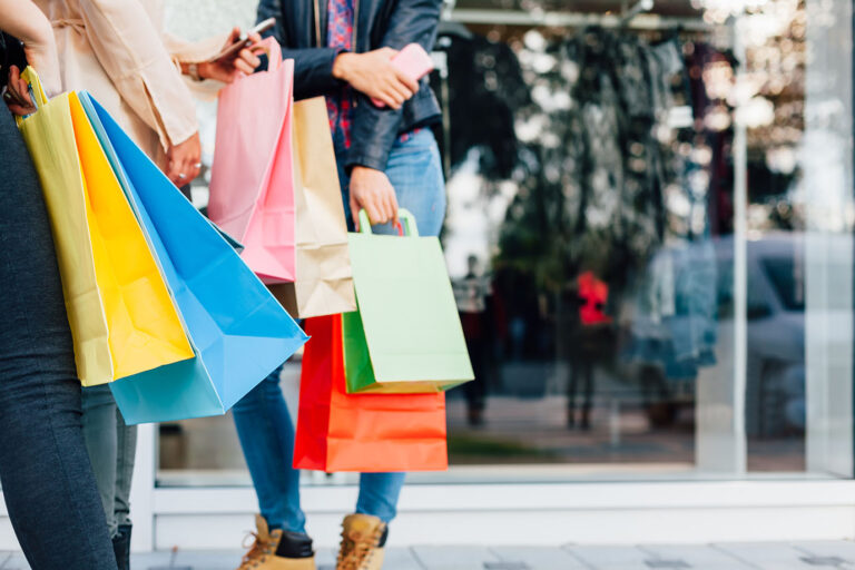 🛍️Compras aos Domingos? Em Antuérpia, sim! Descubra o “Koopzondagen” no primeiro domingo do mês